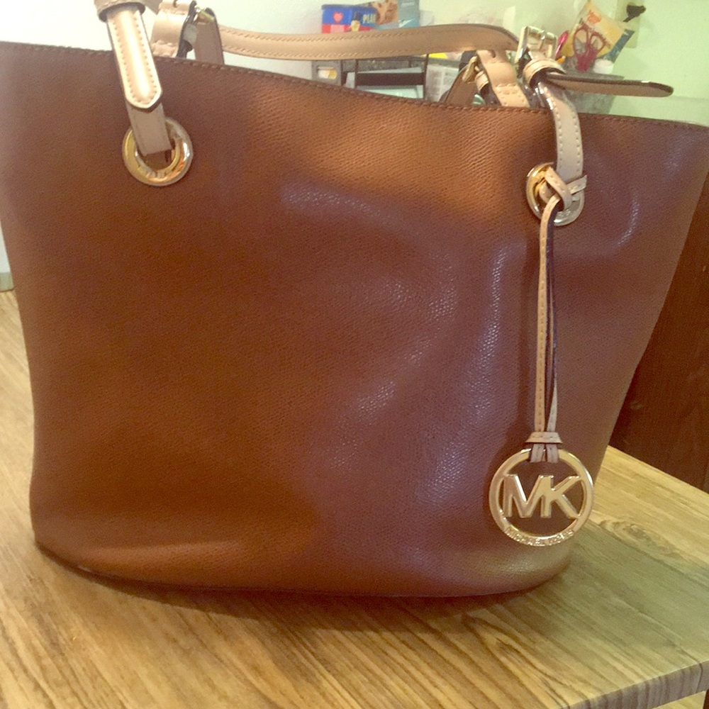 Michael Kors Authentic purse